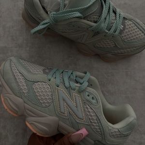 New Balance 9060